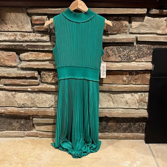 Nanette Lepore Pleated Shamrock Green Midi Sleeveless Dress - Picture 1 of 7